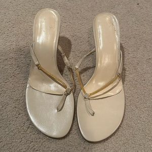 Heel sandals. Size 8